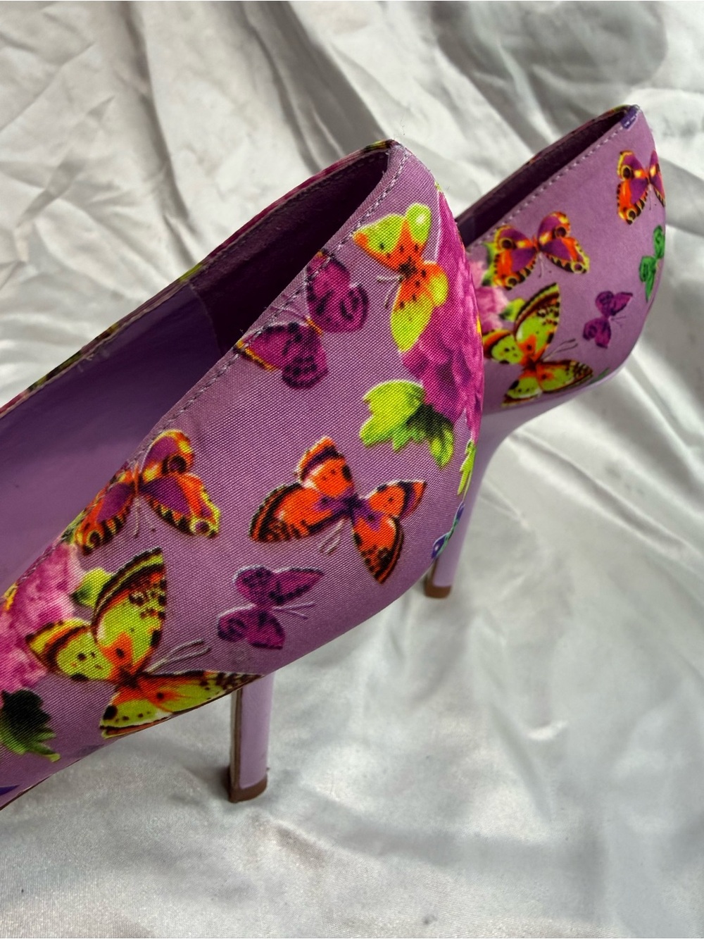 BCBGirls Purple Floral Peep-Toe Heels with Studded Bow - Picture 5 of 7